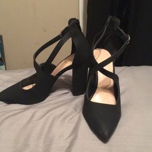 Qupid Black Pointy Toe Heels
